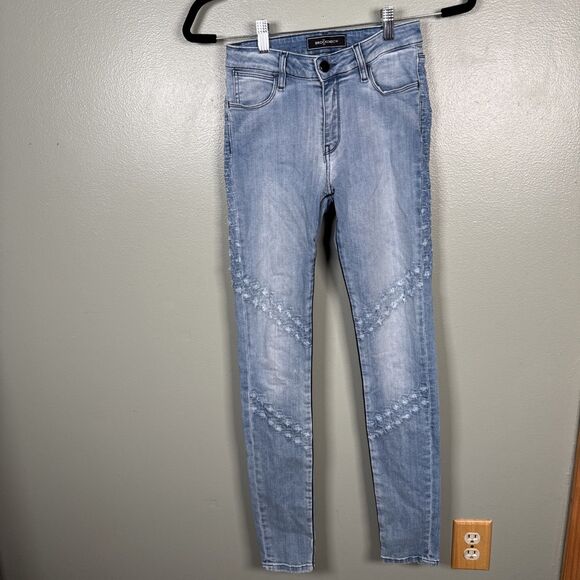 BROCKENBOW Emma Skinny Medium‎ Waist Distressed Blue Jeans Sz 26 - Picture 1 of 16